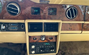 Rolls-Royce-Silver-Spur-1985-Sedan-17