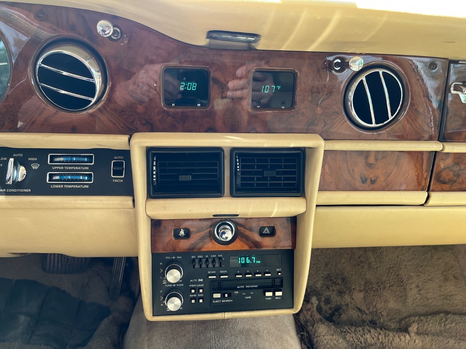 Rolls-Royce-Silver-Spur-1985-Sedan-17
