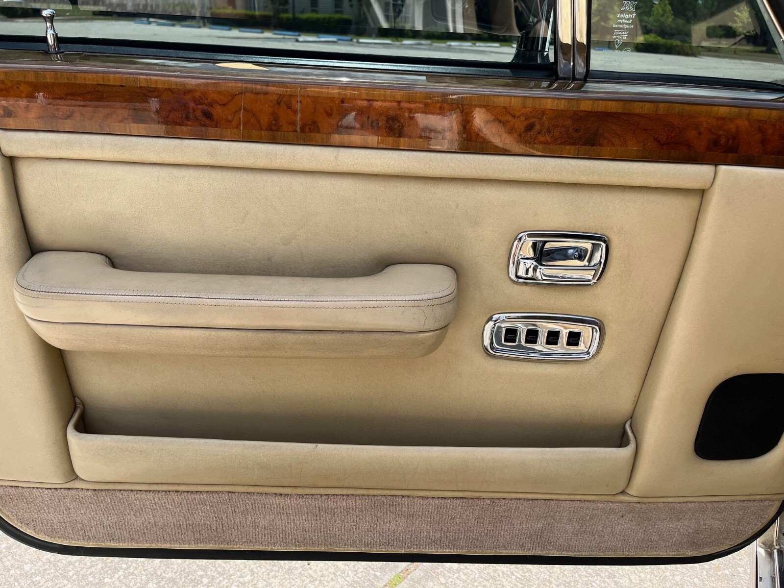 Rolls-Royce-Silver-Spur-1985-Sedan-8