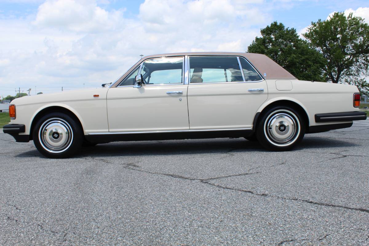 Rolls-royce-Silver-spur-1988-brown-1