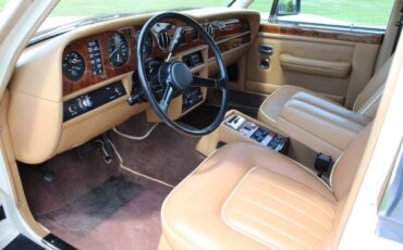 Rolls-royce-Silver-spur-1988-brown-10