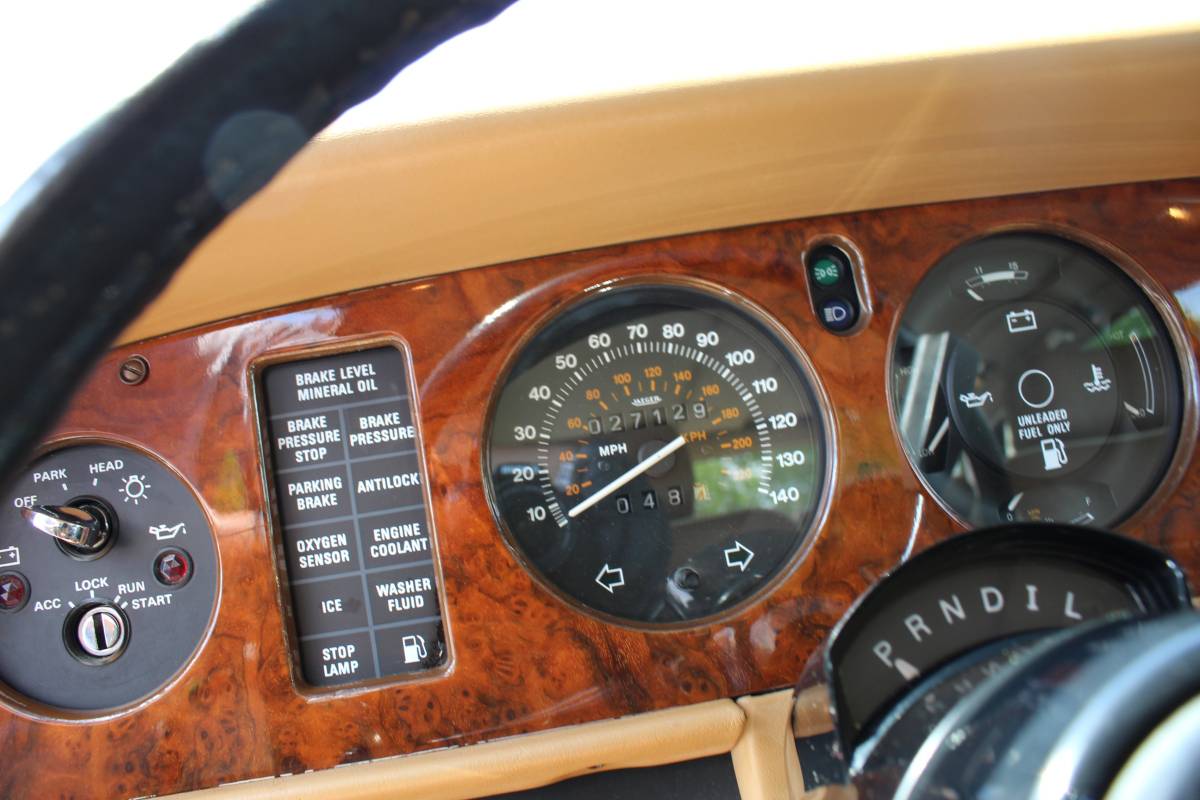 Rolls-royce-Silver-spur-1988-brown-11