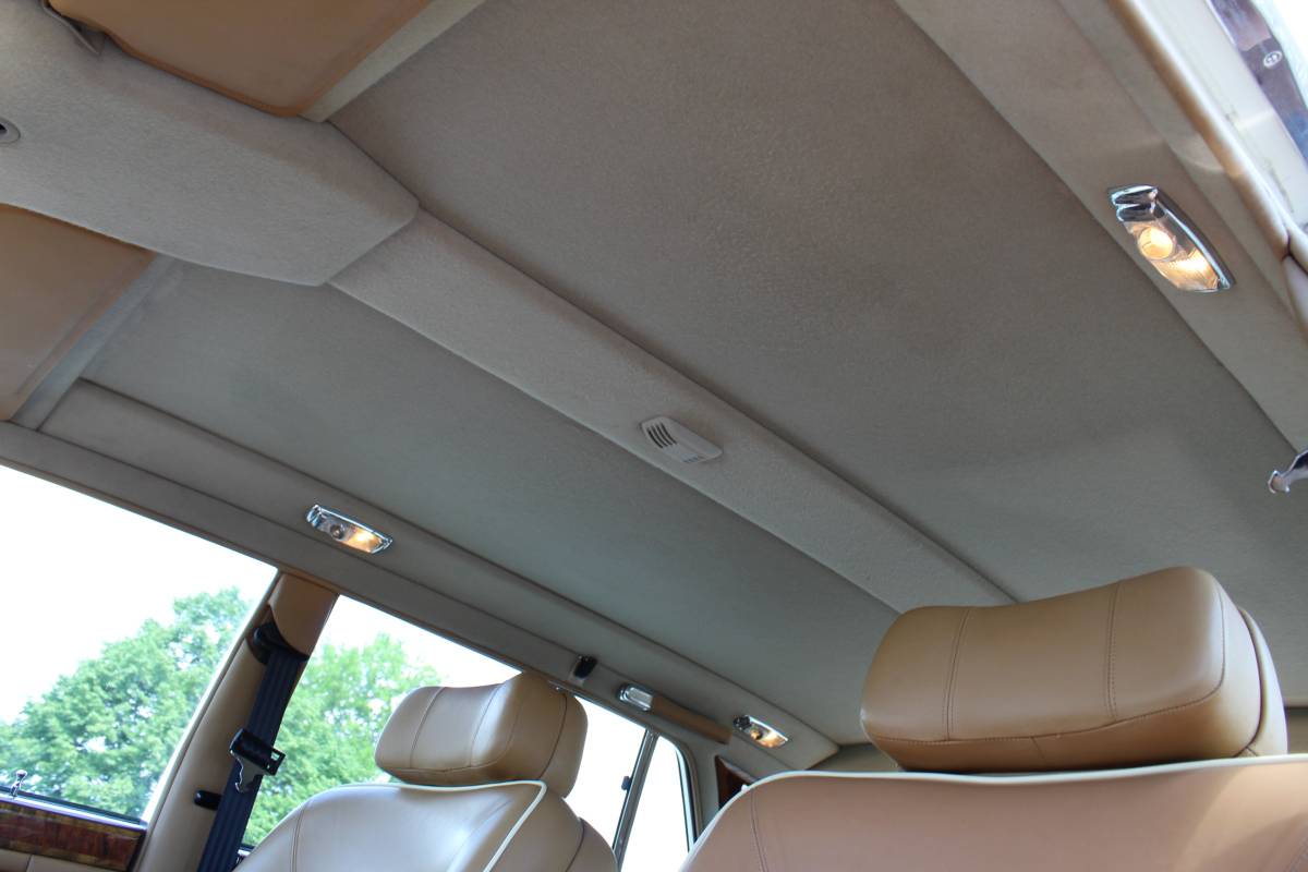 Rolls-royce-Silver-spur-1988-brown-13