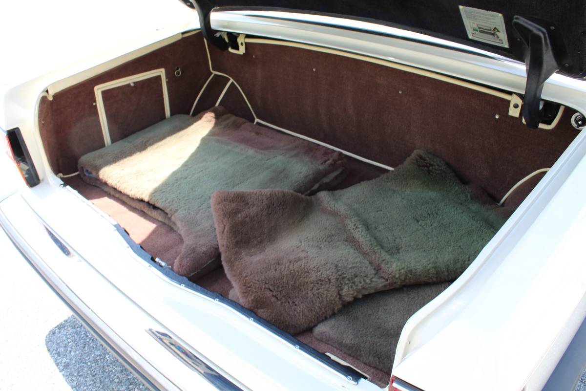 Rolls-royce-Silver-spur-1988-brown-15