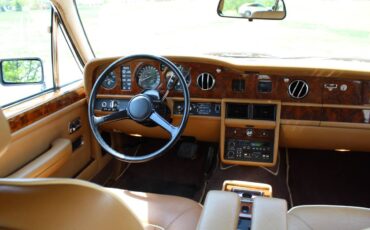 Rolls-royce-Silver-spur-1988-brown-17