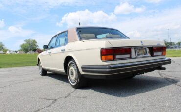 Rolls-royce-Silver-spur-1988-brown-2