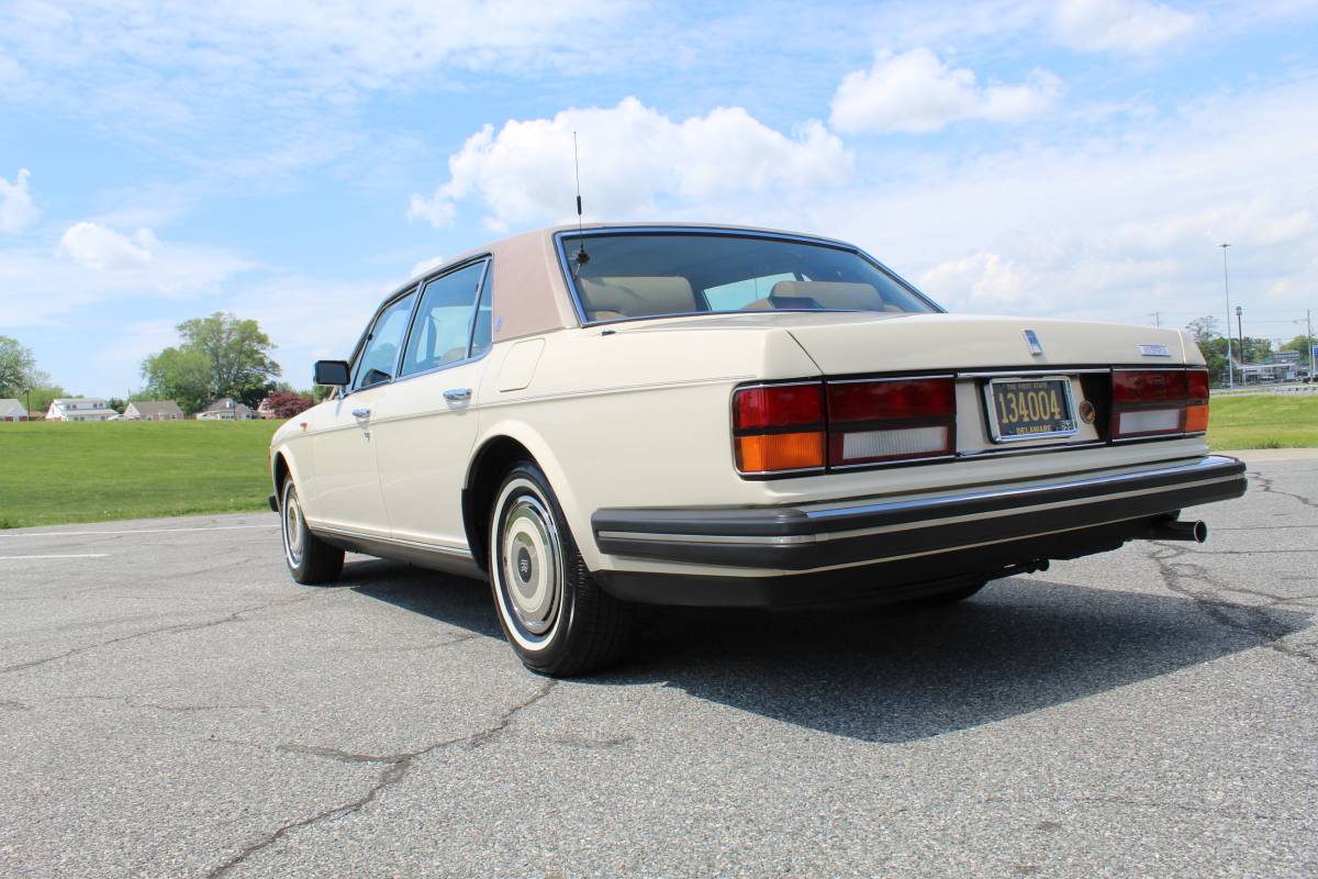 Rolls-royce-Silver-spur-1988-brown-2