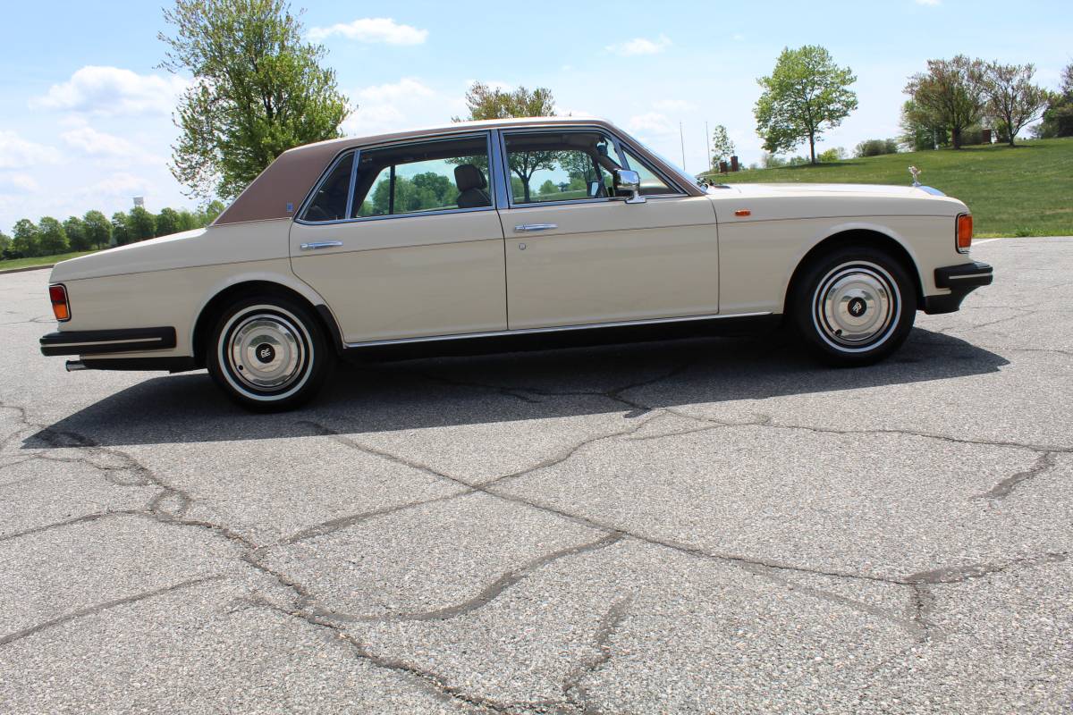 Rolls-royce-Silver-spur-1988-brown-4