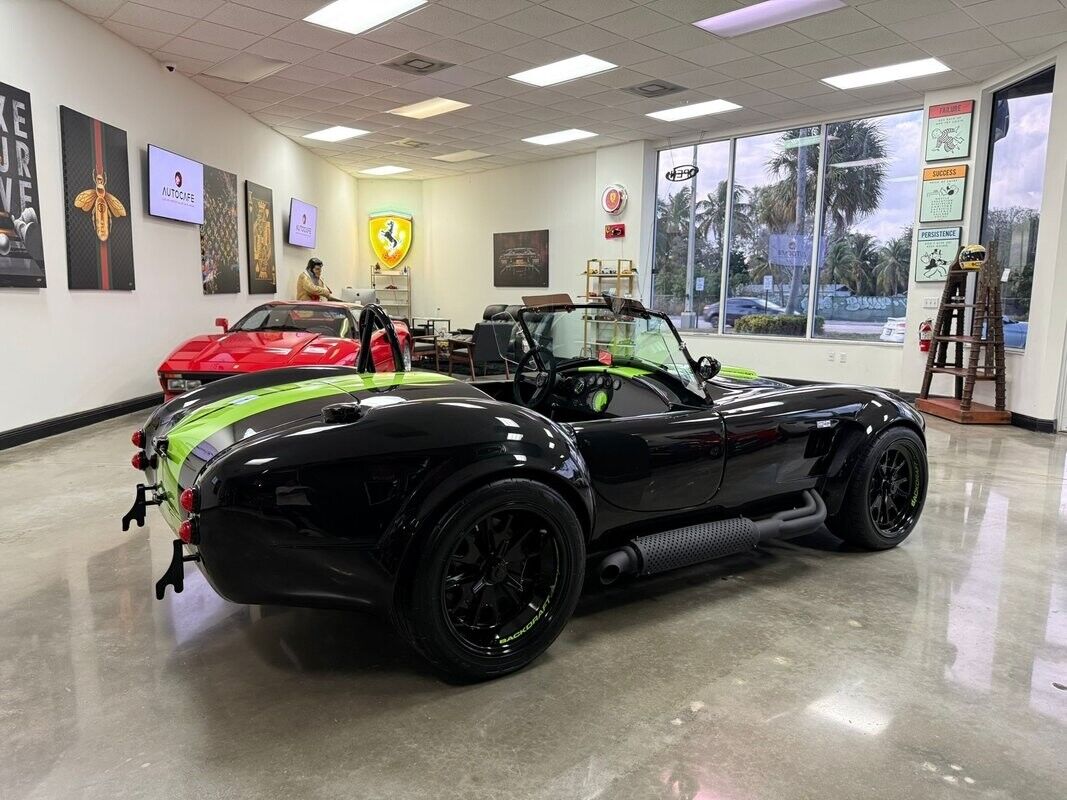 Shelby-Cobra-1965-Roadster-10
