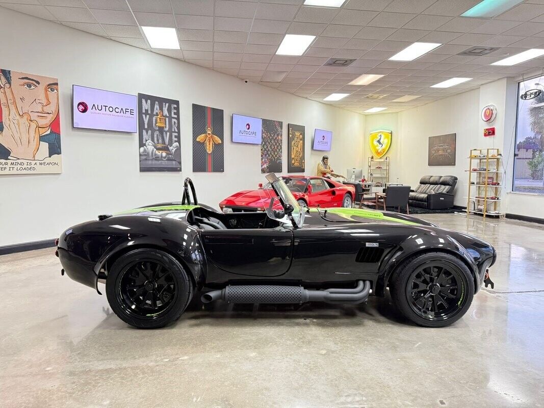Shelby-Cobra-1965-Roadster-11