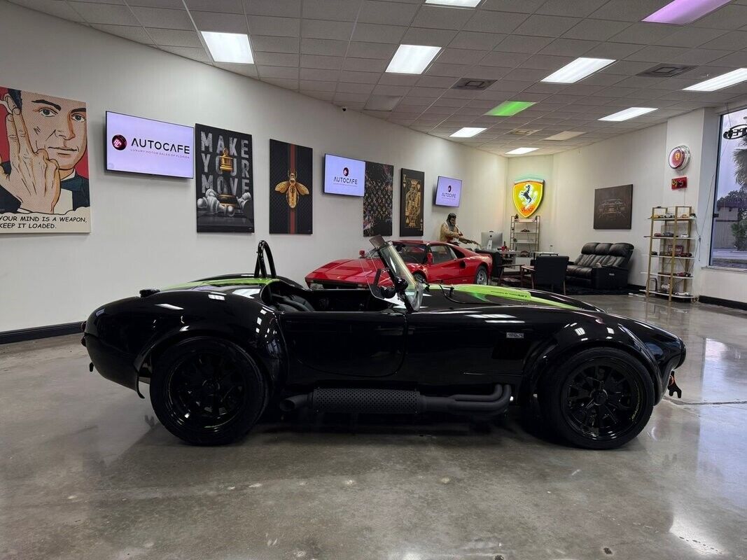 Shelby-Cobra-1965-Roadster-12