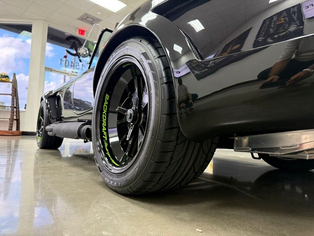 Shelby-Cobra-1965-Roadster-25