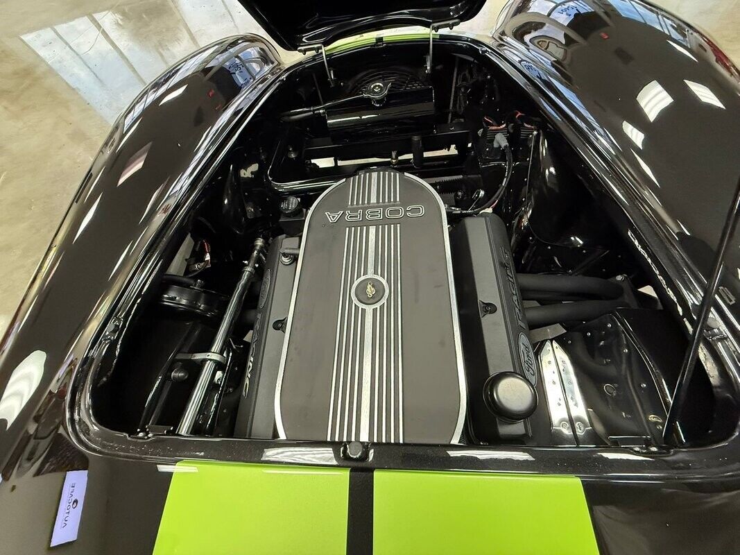 Shelby-Cobra-1965-Roadster-29