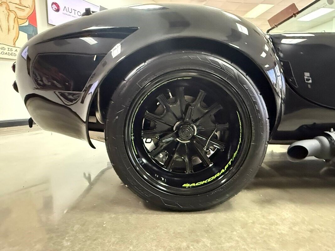 Shelby-Cobra-1965-Roadster-36