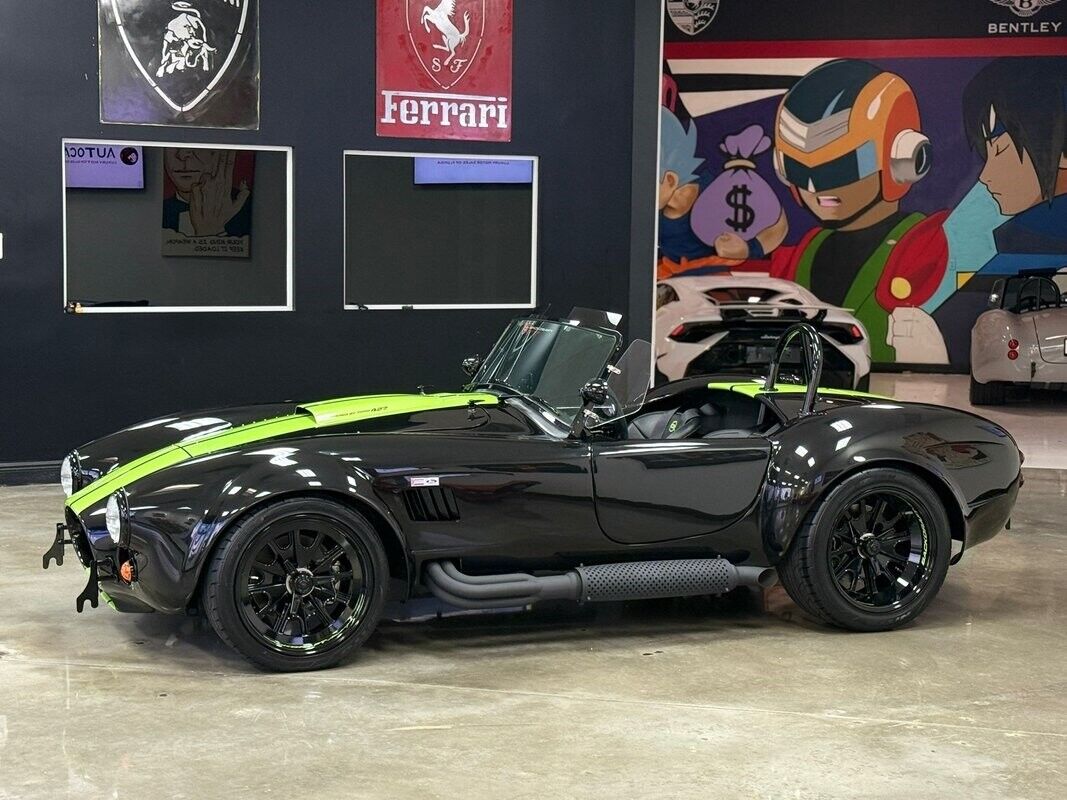 Shelby-Cobra-1965-Roadster-4
