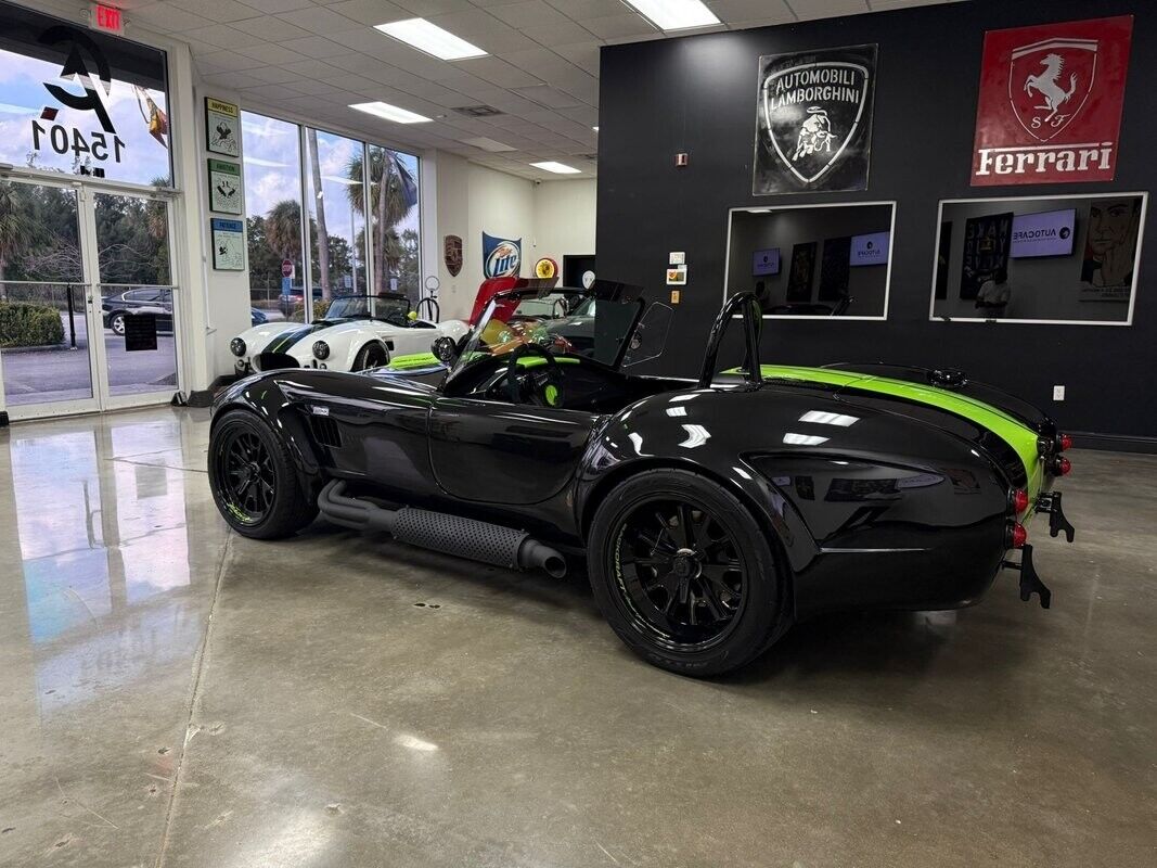 Shelby-Cobra-1965-Roadster-5