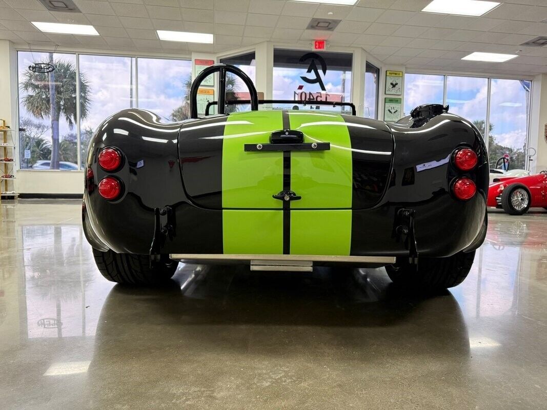 Shelby-Cobra-1965-Roadster-8