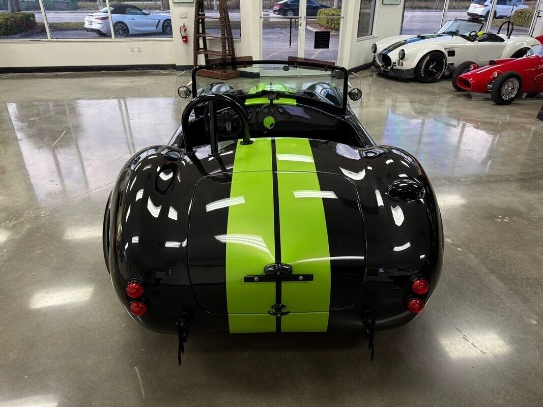 Shelby-Cobra-1965-Roadster-9