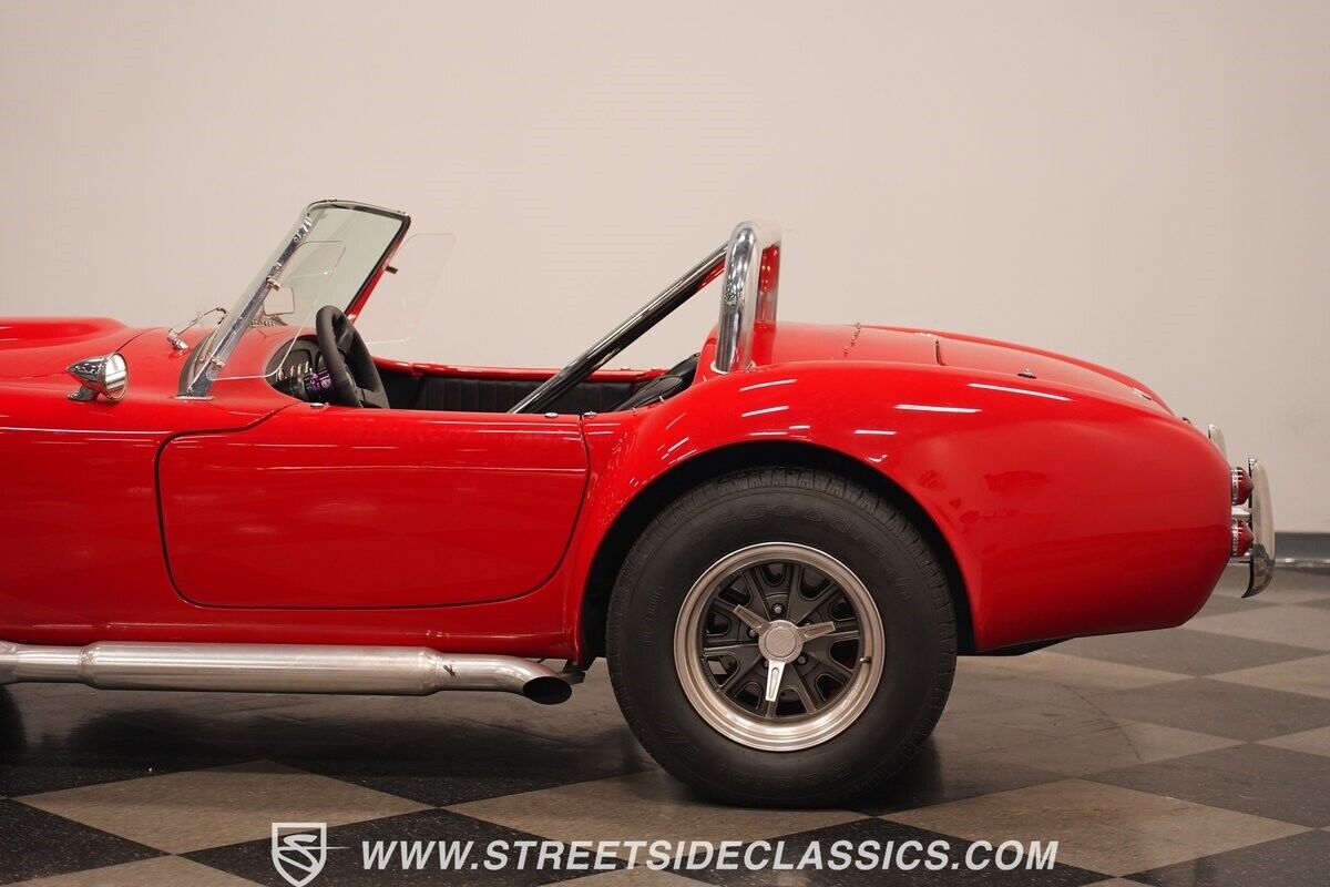 Shelby-Cobra-1966-Roadster-26