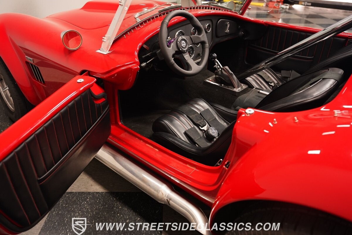 Shelby-Cobra-1966-Roadster-39