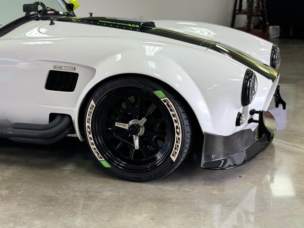Shelby-Cobra-Replica-1965-Roadster-12