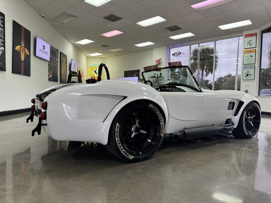 Shelby-Cobra-Replica-1965-Roadster-9