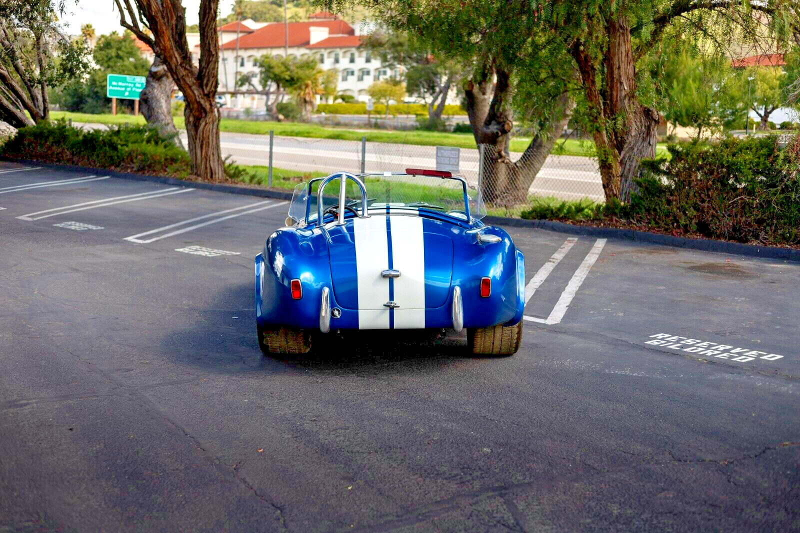 Shelby-V-8-1967-Coupe-6