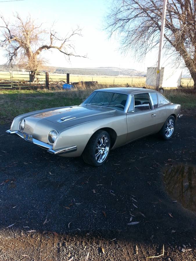 Studebaker-Avanti-1963-brown