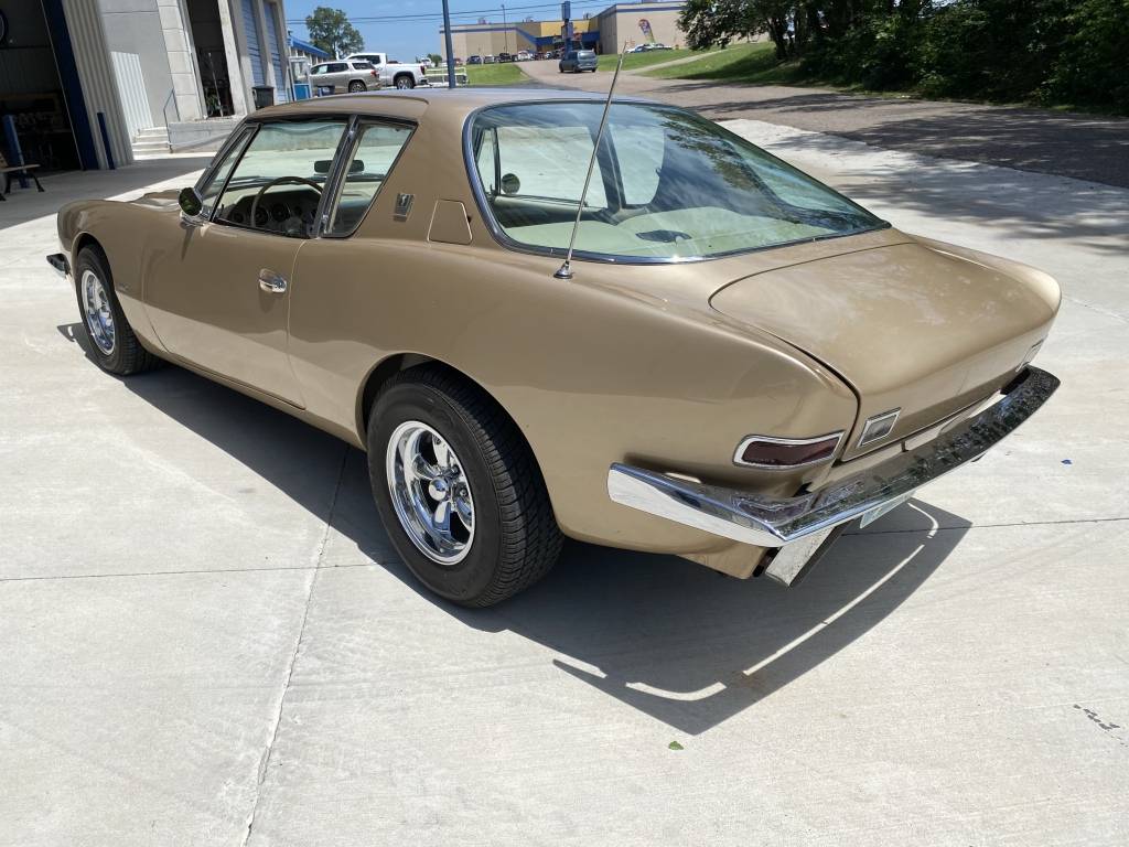 Studebaker-Avanti-r2-1963-custom-2