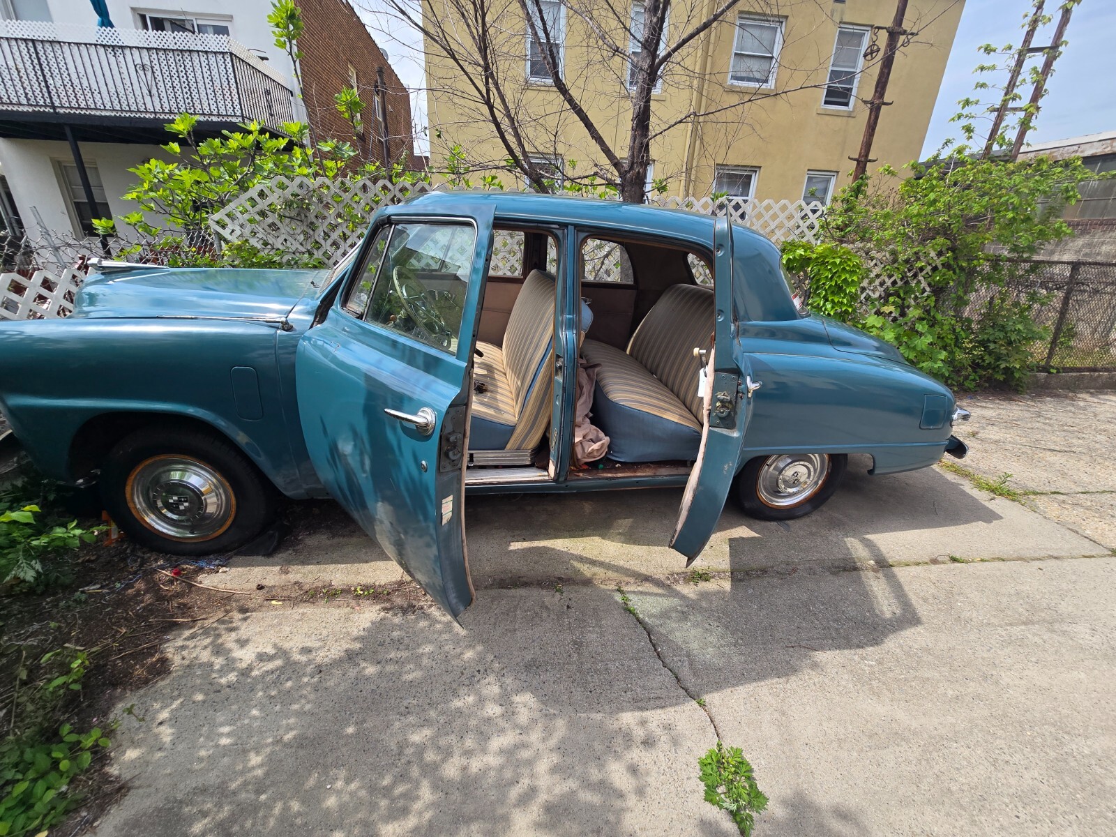Studebaker-Champion-1948-Sedan