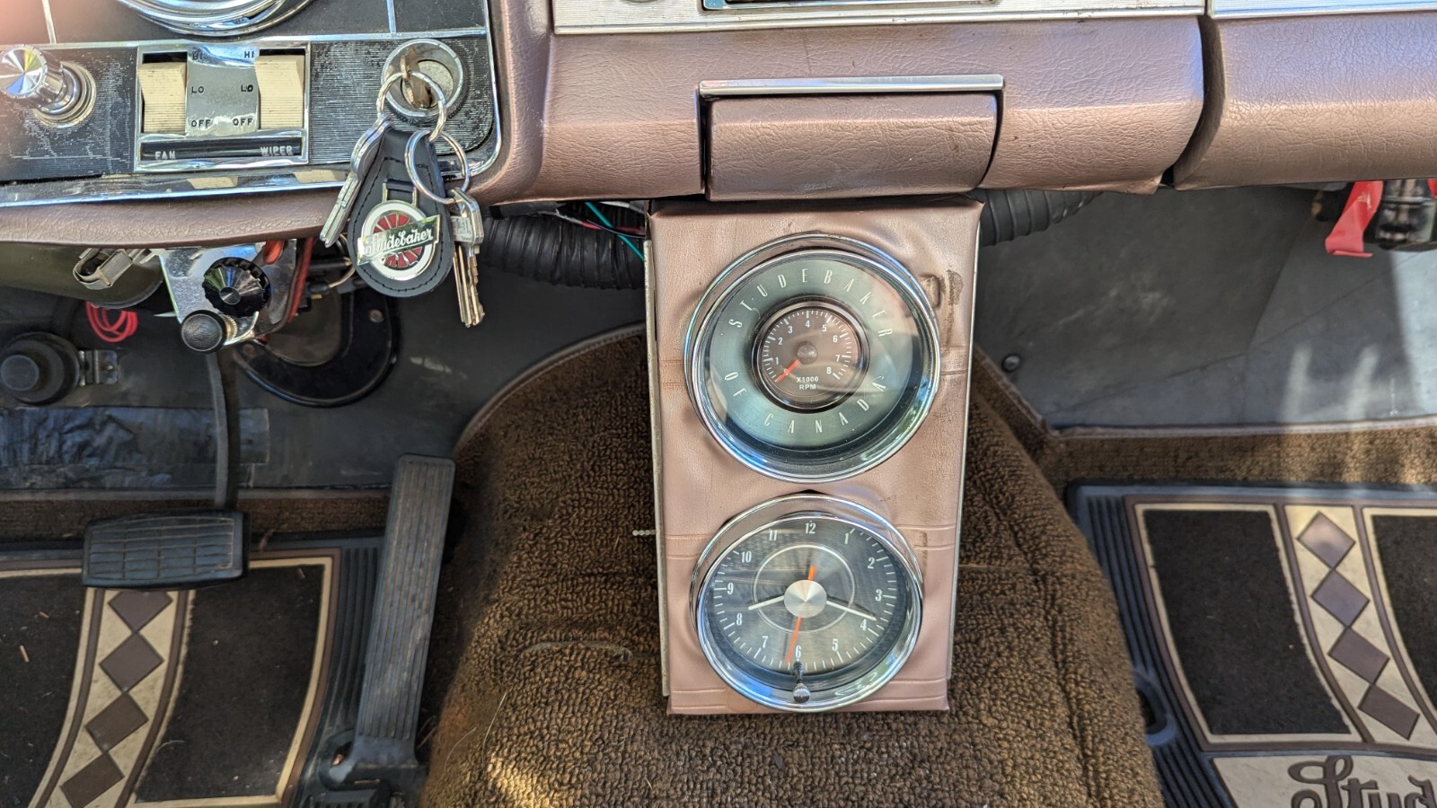 Studebaker-Cruiser-1964-4-Door-3