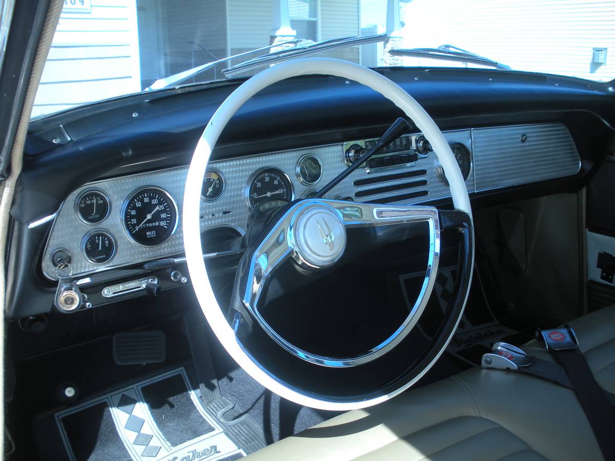 Studebaker-Golden-hawk-1957-3