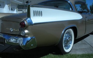 Studebaker-Golden-hawk-1957-7