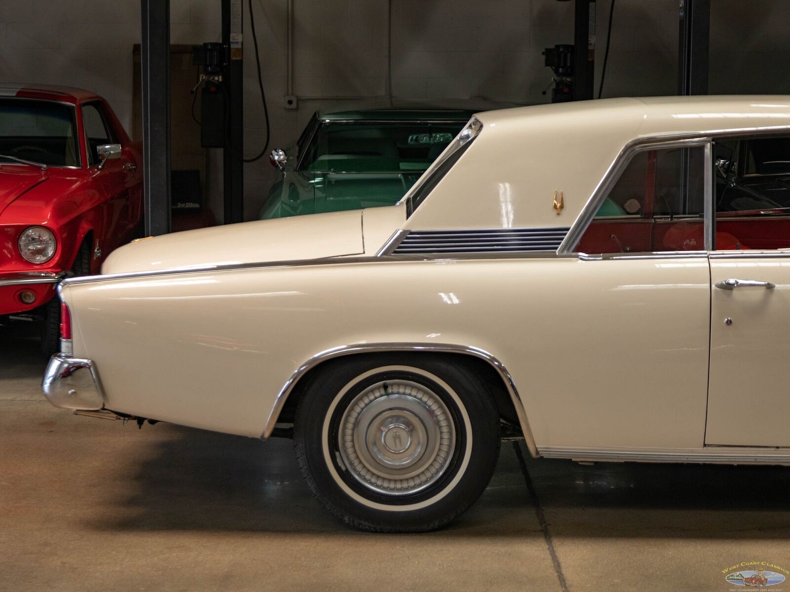 Studebaker-Gran-Turismo-Hawk-1962-2-Door-Hardtop-1