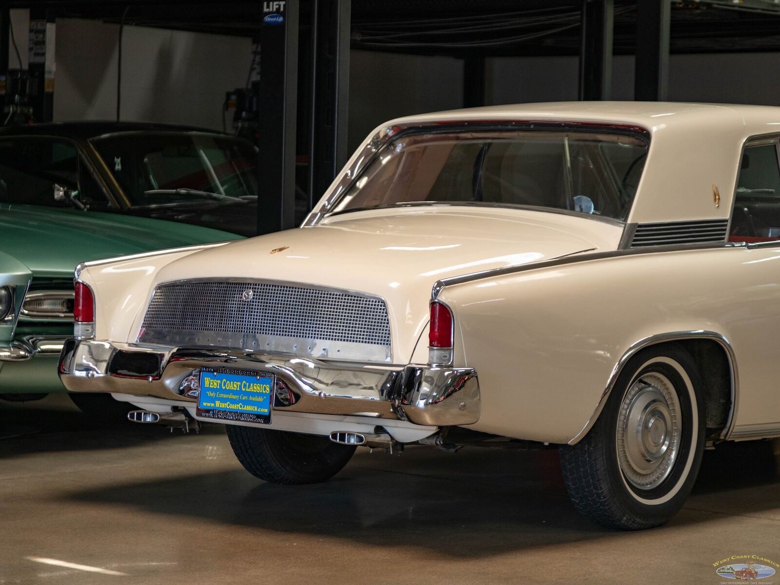 Studebaker-Gran-Turismo-Hawk-1962-2-Door-Hardtop-24