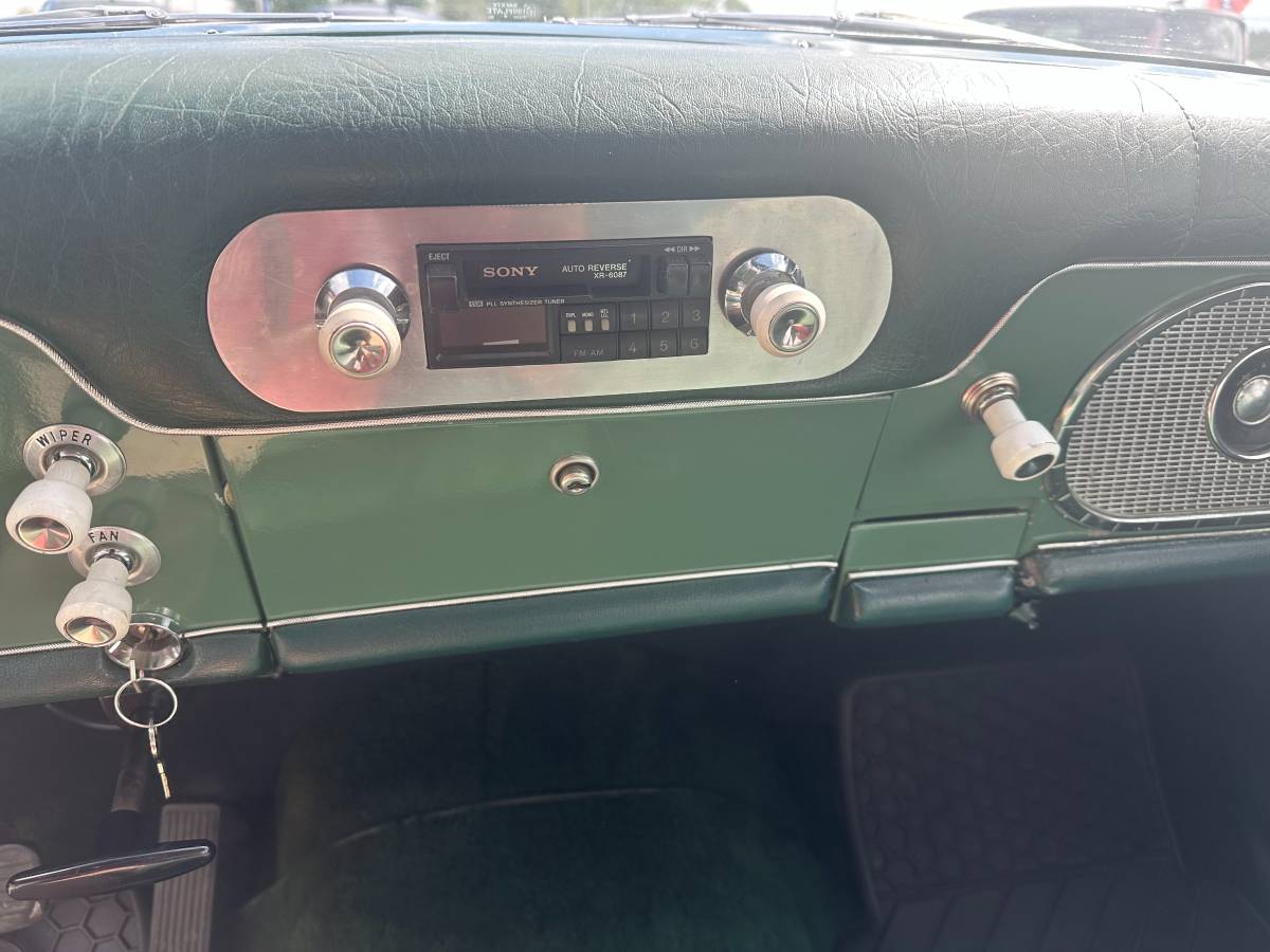 Studebaker-Lark-1960-green-8
