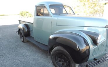 Studebaker-M5-1948-truck-1