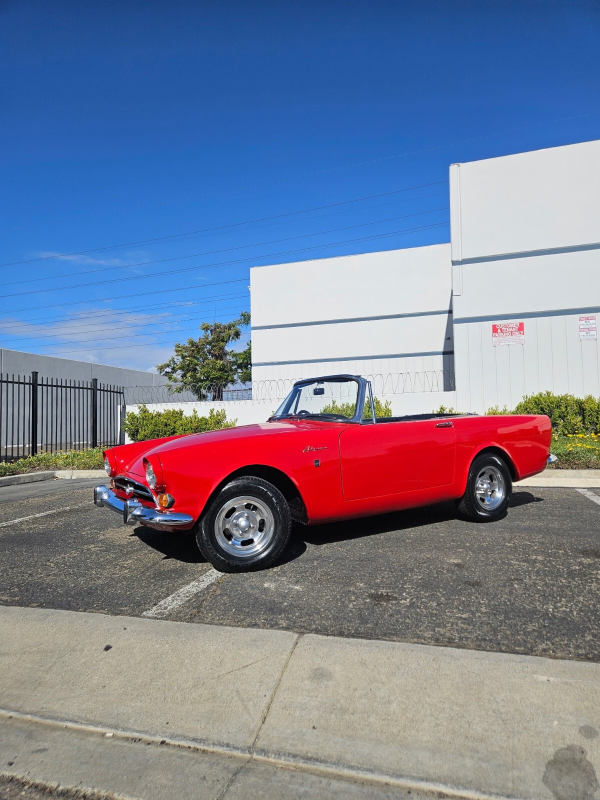 Sunbeam-Alpine-1965-Convertible-3