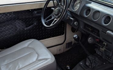 Suzuki-Samurai-1987-24