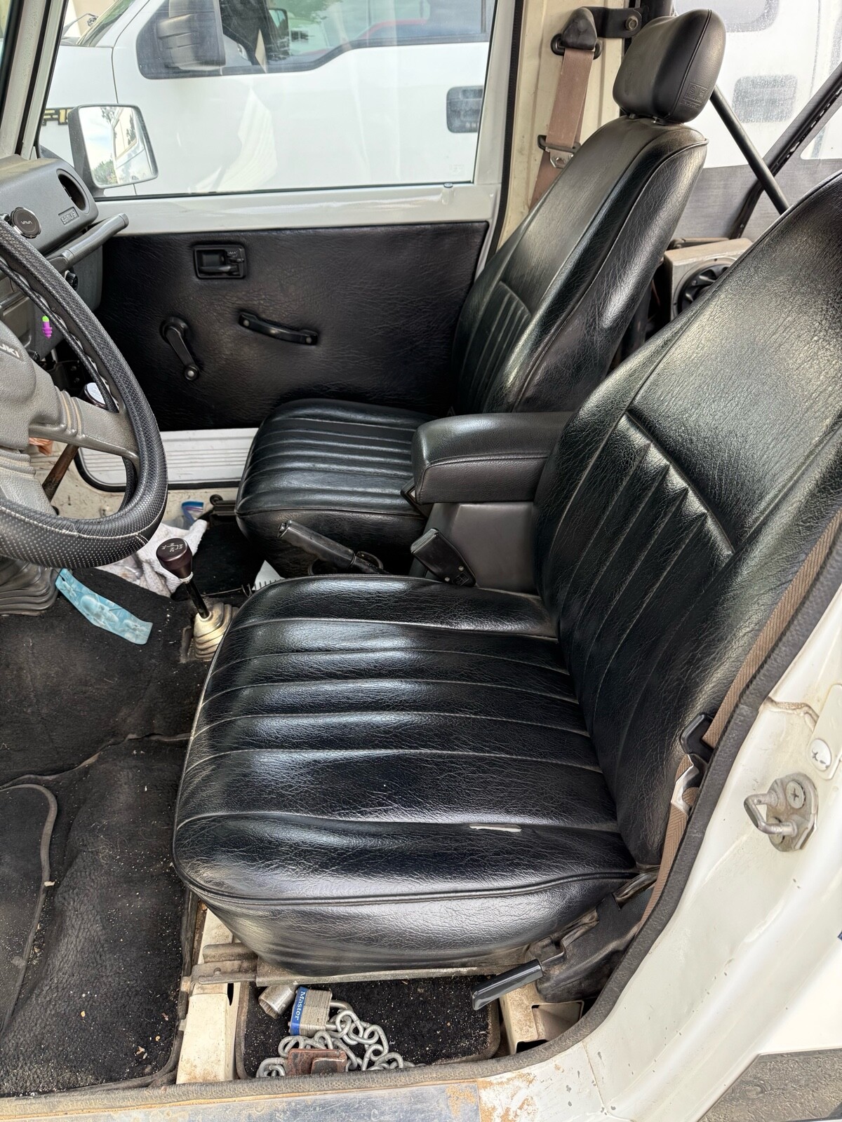 Suzuki-Samurai-1987-Convertible-8