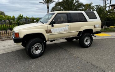 Toyota-4Runner-1984-SUV-1