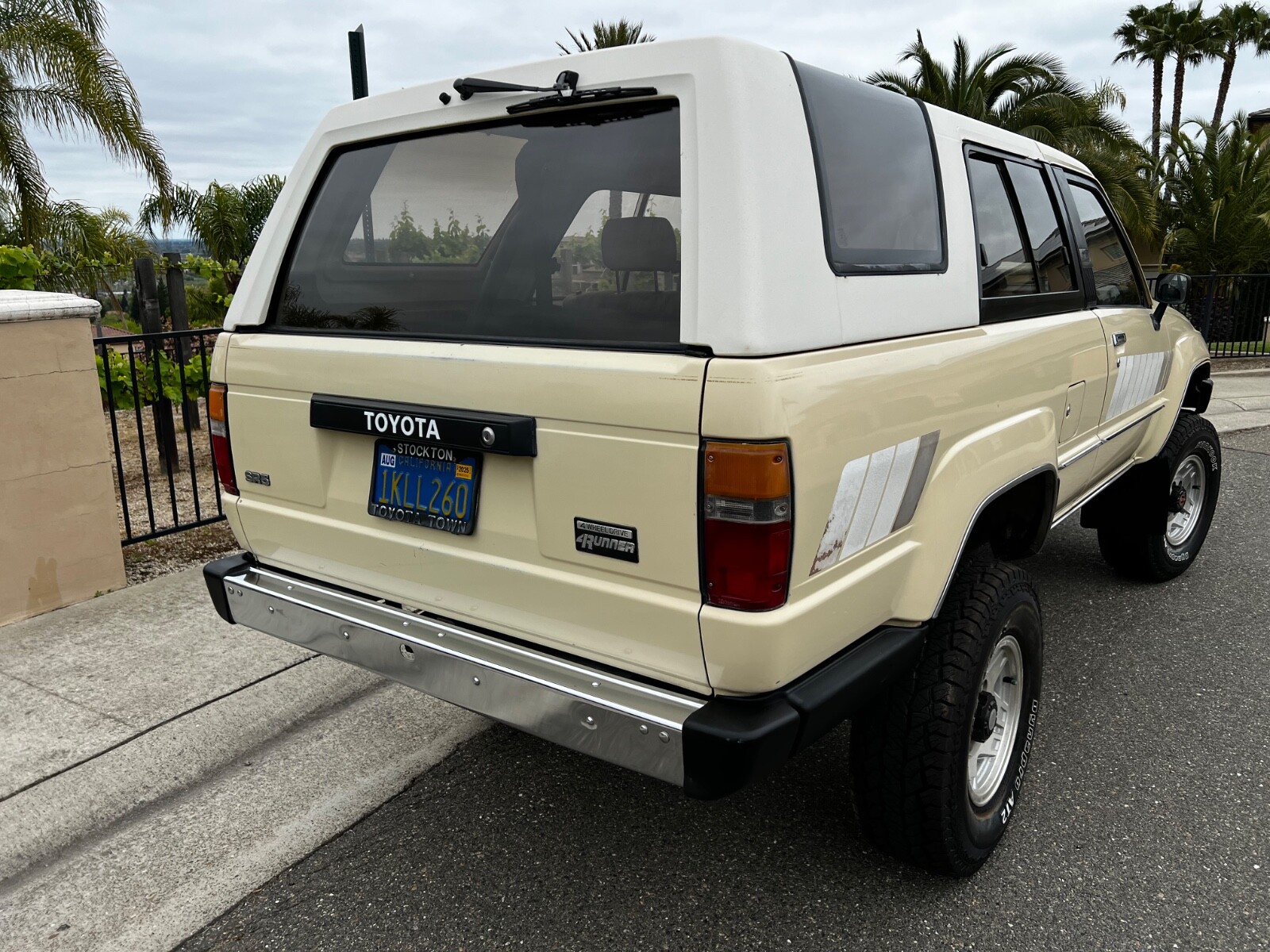 Toyota-4Runner-1984-SUV-10
