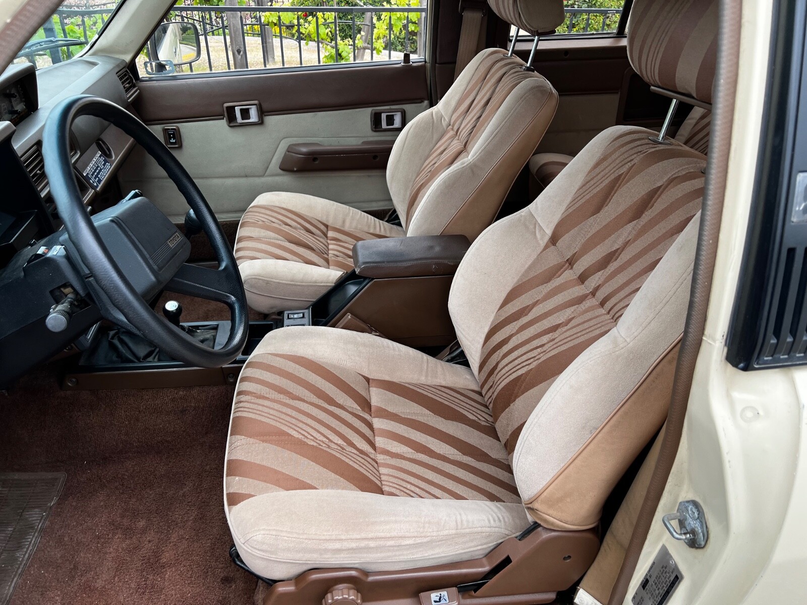 Toyota-4Runner-1984-SUV-11