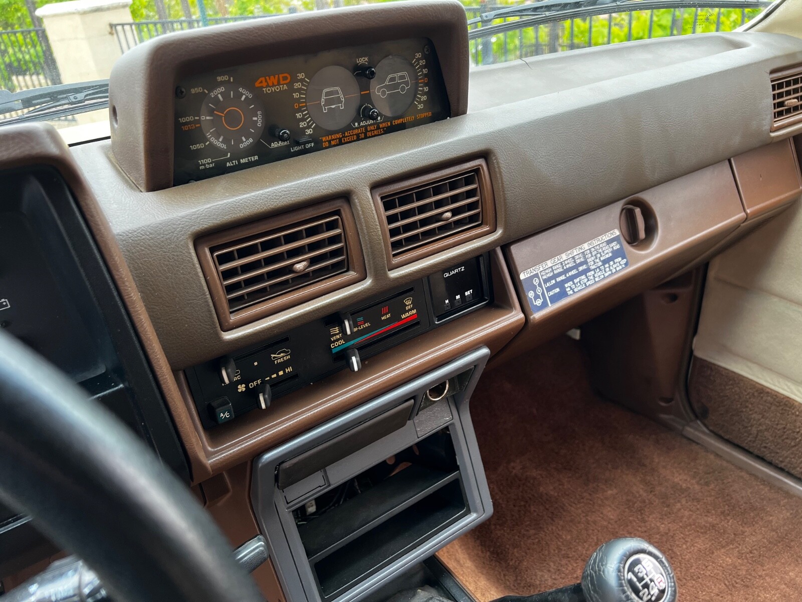 Toyota-4Runner-1984-SUV-17