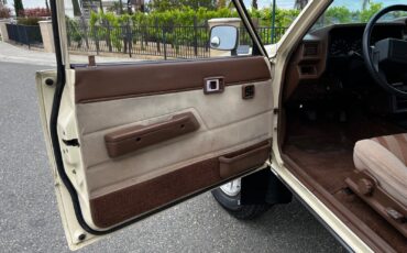 Toyota-4Runner-1984-SUV-21