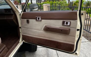 Toyota-4Runner-1984-SUV-24