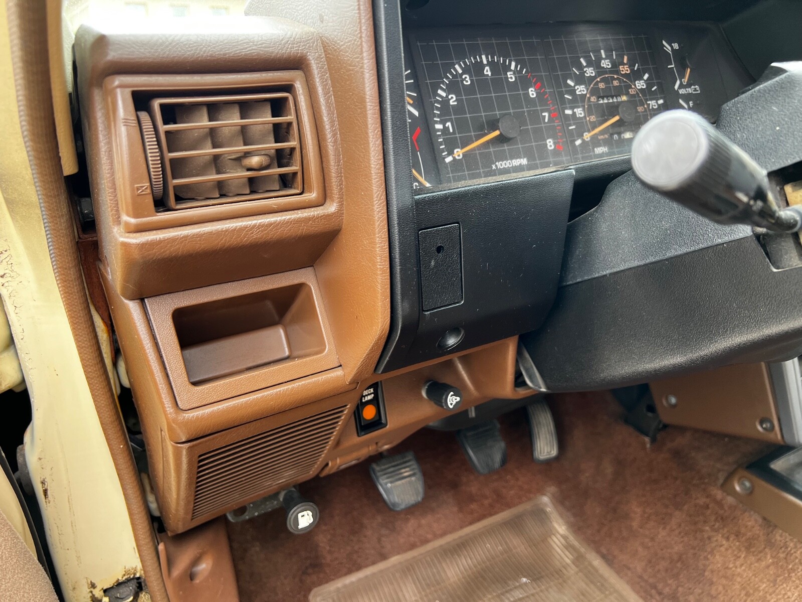 Toyota-4Runner-1984-SUV-26