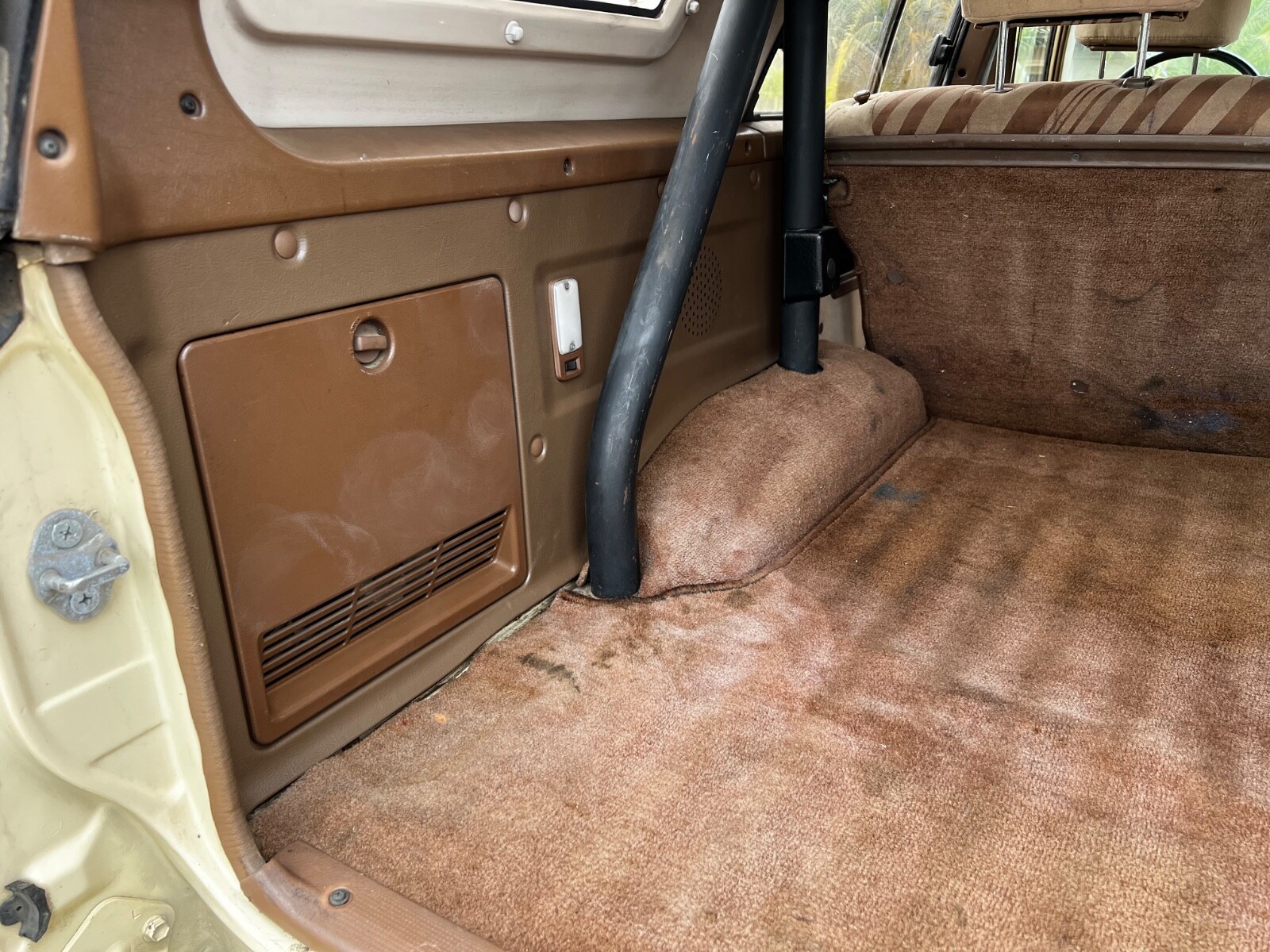Toyota-4Runner-1984-SUV-27