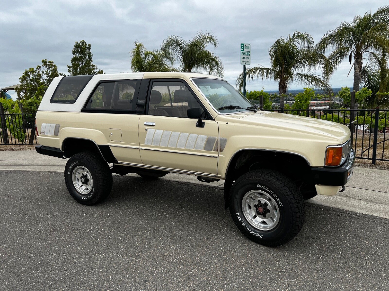 Toyota-4Runner-1984-SUV-8