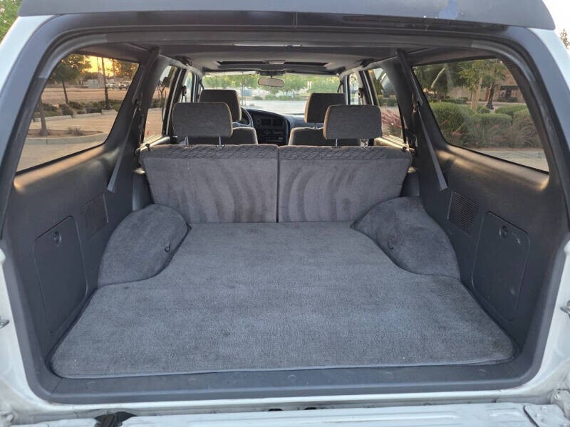Toyota-4Runner-1995-SUV-11